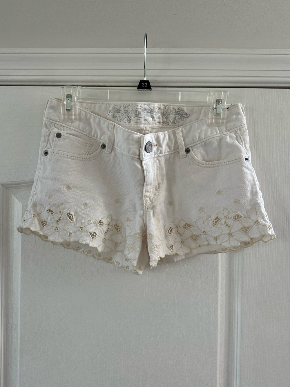 Like New! Express White Embroidered Hem Denim Shorts